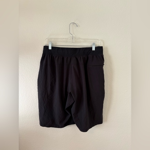 lululemon athletica Men's Black Athletic Shorts - Picture 5 of 7